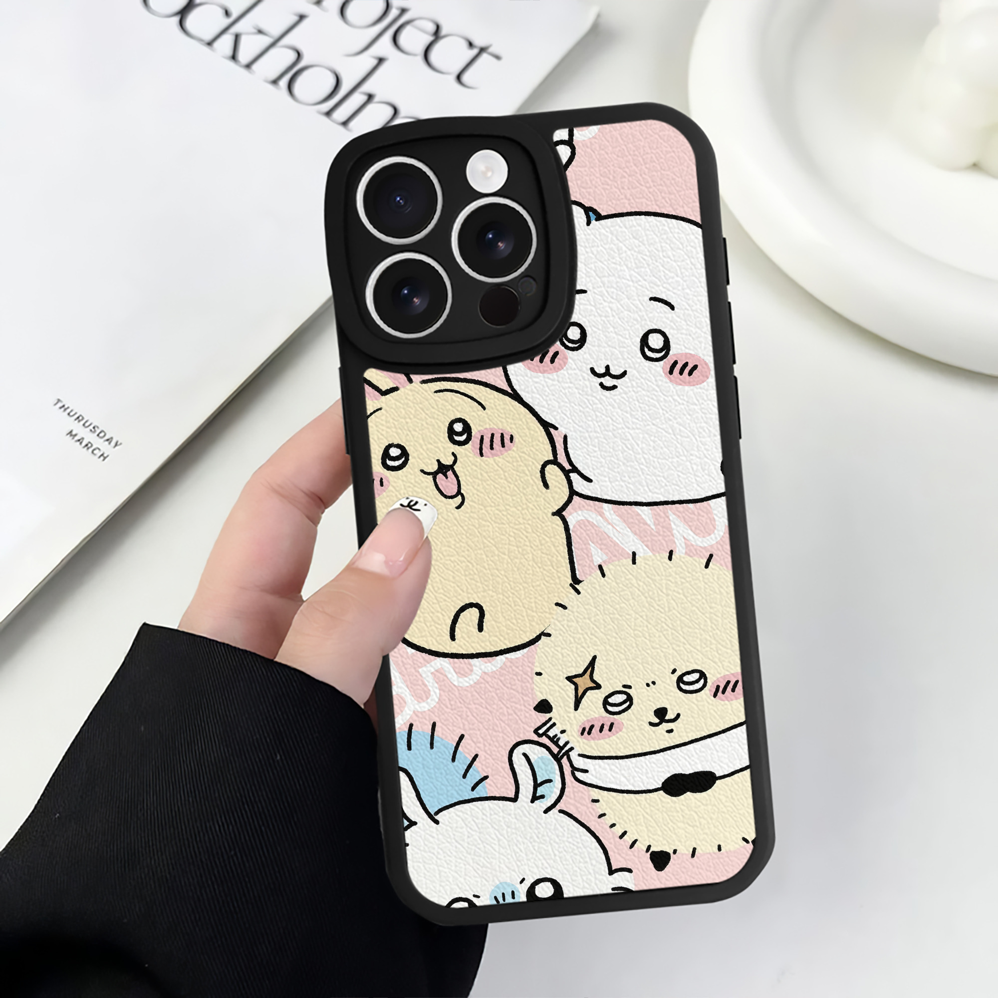 （画像用） ちいかわ Chii-kawa 【iPhone 16シリーズ対応】シリコンスマホケース（レザー調） 材質：シリコン